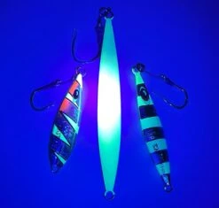 Cast 2 In 1 Line Burner + UV Torch 12 Cast 2 In 1 Line Burner + UV Torch -Fishing Gear Sale cast 2 in 1 line burner uv torch glow example 2